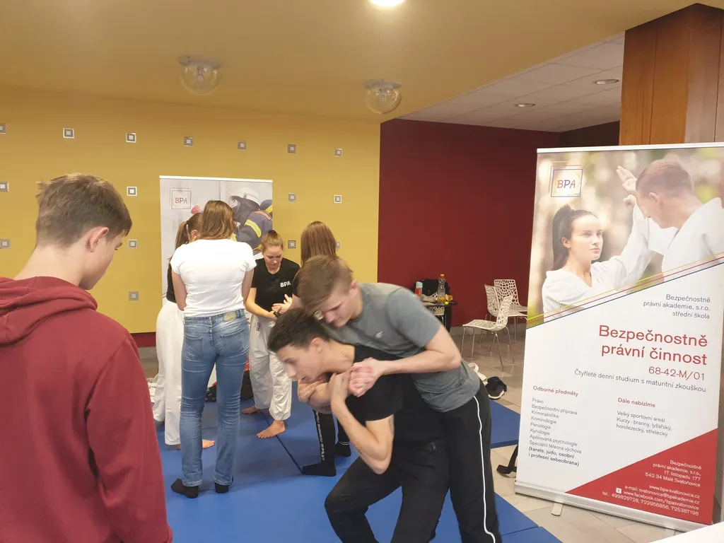 Archivní snímek 3 k článku „Prezentace středních škol a zaměstnavatelů v Hradci Králové“ (2019-11-18).